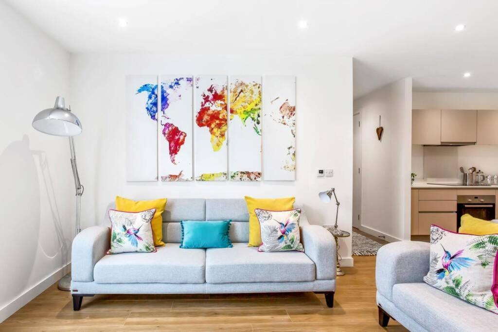 Stunning 2 Bed/2 Bath In Town Centre & Parking! Apartment Bracknell Exterior foto
